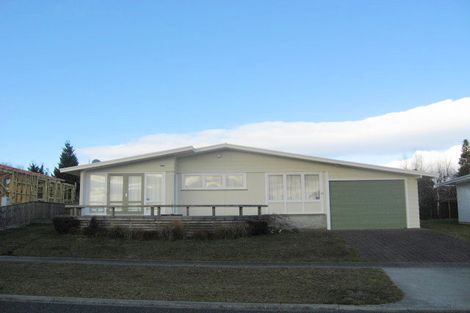 Photo of property in 18 Pokaka Crescent, Wharewaka, Taupo, 3330
