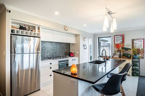 Photo of property in 137 Tuparekura Road, South Head, Helensville, 0874