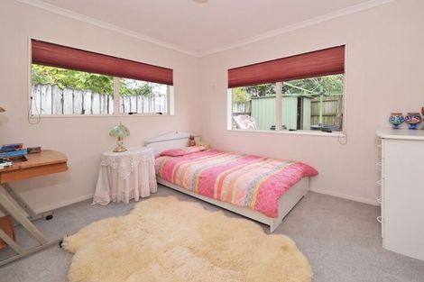 Photo of property in 12 Linicro Place, Wattle Downs, Auckland, 2103