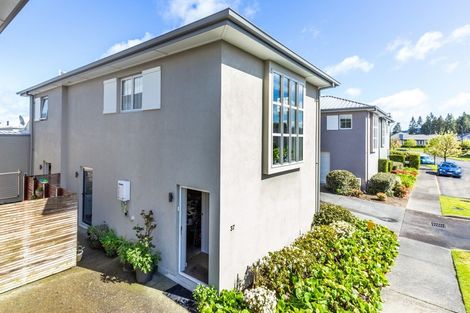 Photo of property in 33 Chateau Crescent, Rangatira Park, Taupo, 3330
