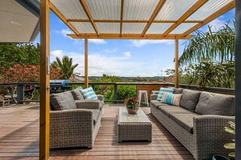 Photo of property in 10 Anchorite Way, Red Beach, 0932