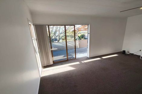 Photo of property in 30 Pipitea Place, Massey, Auckland, 0614