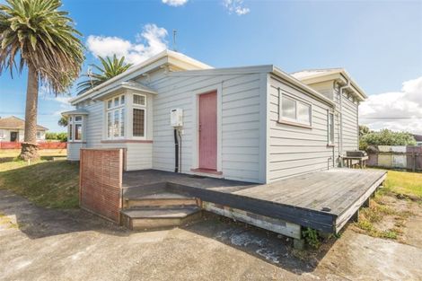 Photo of property in 36 Mosston Road, Castlecliff, Whanganui, 4501