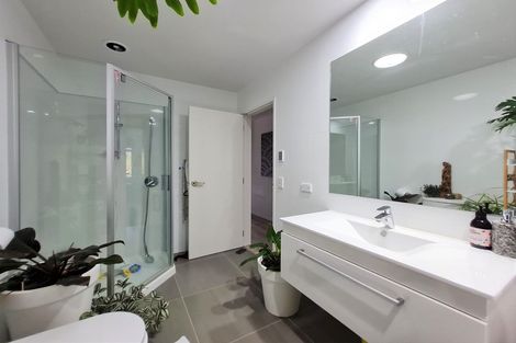 Photo of property in 115 Karepiro Drive, Stanmore Bay, Whangaparaoa, 0932