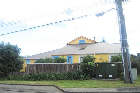 Photo of property in 2 Ames Street, Paekakariki, 5034