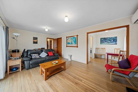 Photo of property in 3 Poto Street, Te Atatu South, Auckland, 0610