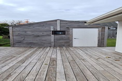 Photo of property in 3 The Terrace, Herald Island, Auckland, 0618