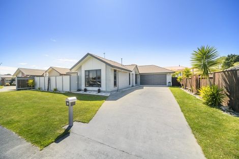 Photo of property in 76 Geneva Terrace, Kelvin Grove, Palmerston North, 4414