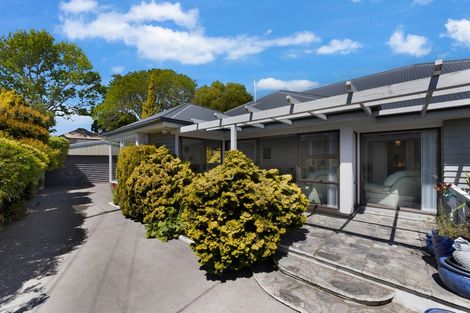 Photo of property in 233 Fifield Terrace, Opawa, Christchurch, 8023