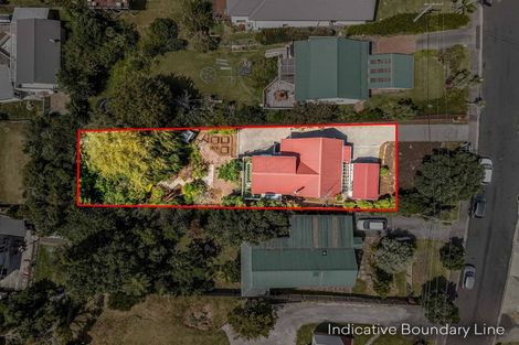 Photo of property in 11 Moffat Road, Red Beach, 0932
