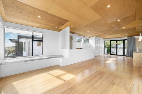 Photo of property in 8 Seamount Terrace, Mount Pleasant, Christchurch, 8081