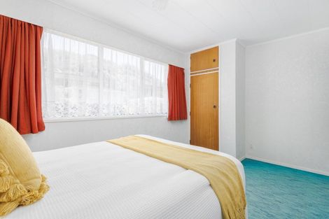 Photo of property in 7 Rembrandt Avenue, Tawa, Wellington, 5028