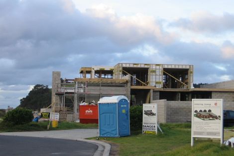 Photo of property in 9 Paua Lane, Omaha, 0986