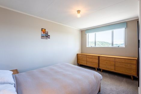 Photo of property in 18 Greenwich Grove, Stokes Valley, Lower Hutt, 5019