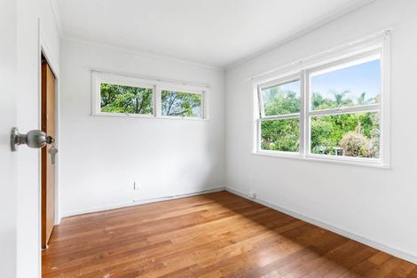 Photo of property in 2/13 Ocean View Road, Hillcrest, Auckland, 0627