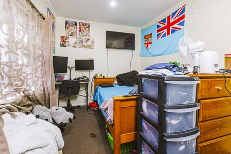 Photo of property in 73 Blake Road, Mangere East, Auckland, 2024