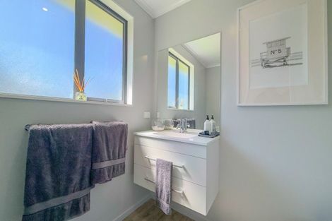 Photo of property in 100 Kon Tiki Road, Whiritoa, Whangamata, 3691