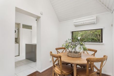 Photo of property in 94b Aikmans Road, Merivale, Christchurch, 8014