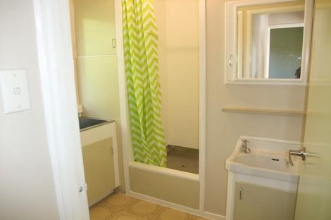 Photo of property in 4 Wyvern Place, Glenfield, Auckland, 0629