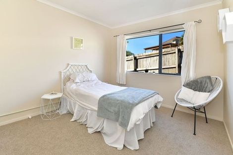 Photo of property in 56 Rivervale Grove, Stanmore Bay, Whangaparaoa, 0932