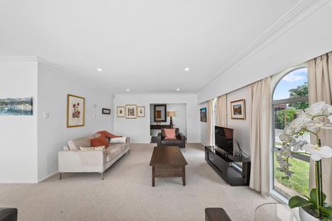 Photo of property in 10 Alf Walker Place, Papakura, 2110