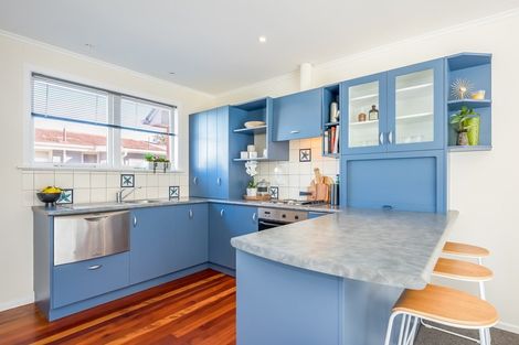 Photo of property in 75 Wai-iti Crescent, Woburn, Lower Hutt, 5010