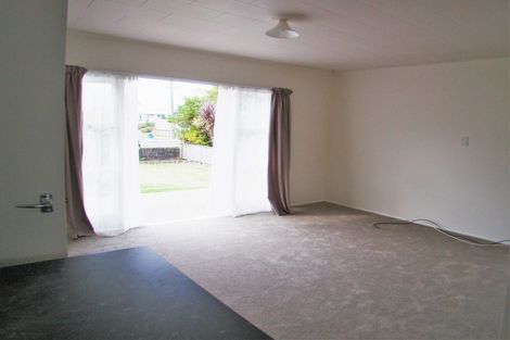 Photo of property in 20 Muir Avenue, Mangere Bridge, Auckland, 2022