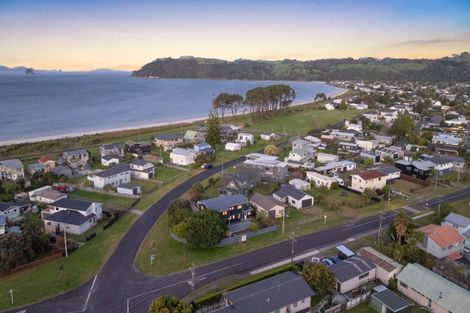 Photo of property in 2 Banks Street, Cooks Beach, Whitianga, 3591