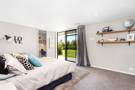 Photo of property in 455 Sawyers Arms Road, Harewood, Christchurch, 8051