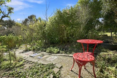 Photo of property in 136 Pinchgut Road, Kaukapakapa, 0873