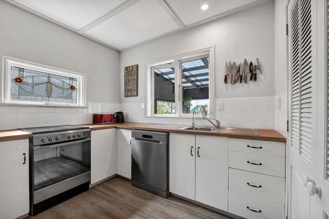 Photo of property in 263 Huatoki Street, Upper Vogeltown, New Plymouth, 4310