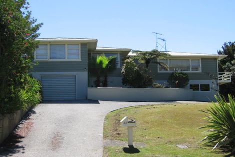 Photo of property in 42 Divich Avenue, Te Atatu South, Auckland, 0610