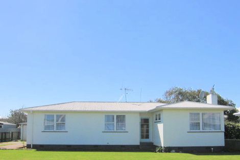 Photo of property in 4 Mark Perreau Place, Foxton, 4814