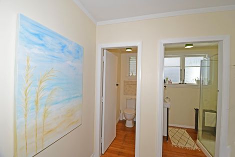 Photo of property in 23 Cumberland Street, Leigh, 0985