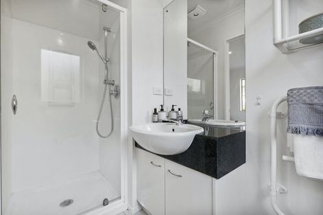 Photo of property in 17 Brompton Place, Burswood, Auckland, 2013