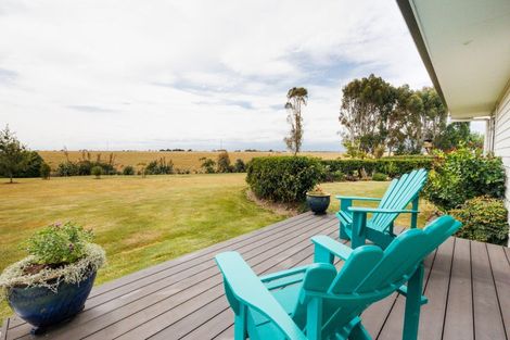 Photo of property in 20 Loveston Lane, Kelvin Grove, Palmerston North, 4470