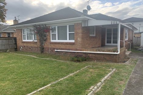 Photo of property in 42 Sunnyside Crescent, Papatoetoe, Auckland, 2025