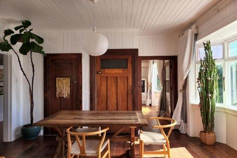 Photo of property in 20 Mcfarlane Street, Oakura, 4314