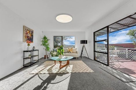 Photo of property in 2/21 College Road, Northcote, Auckland, 0627