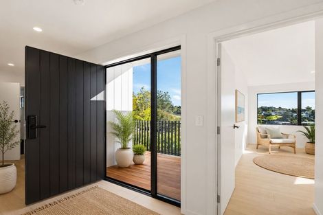 Photo of property in 8a Cedar Terrace, Stanmore Bay, Whangaparaoa, 0932