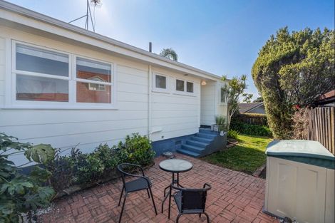 Photo of property in 2/66 Prince Regent Drive, Half Moon Bay, Auckland, 2012