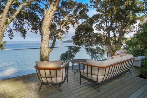 Photo of property in 36 Queen Street, Northcote Point, Auckland, 0627