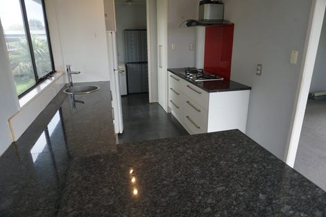Photo of property in 2/170 Old Wairoa Road, Papakura, 2110