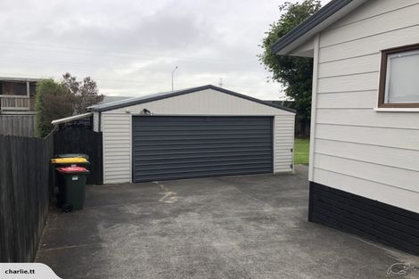 Photo of property in 10 Gardone Terrace, Conifer Grove, Takanini, 2112