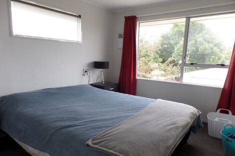 Photo of property in 17 Mckellar Place, Hornby, Christchurch, 8042
