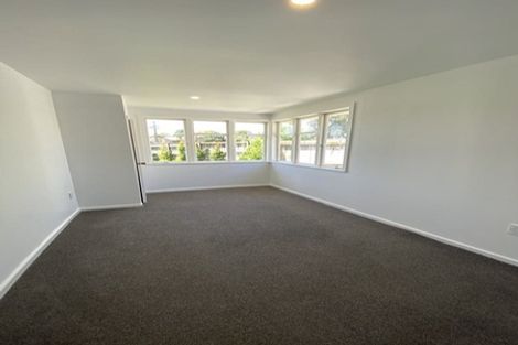 Photo of property in 25 Holland Avenue, Point England, Auckland, 1072