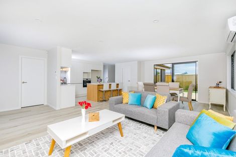 Photo of property in 11 Zadar Street, Kumeu, 0810