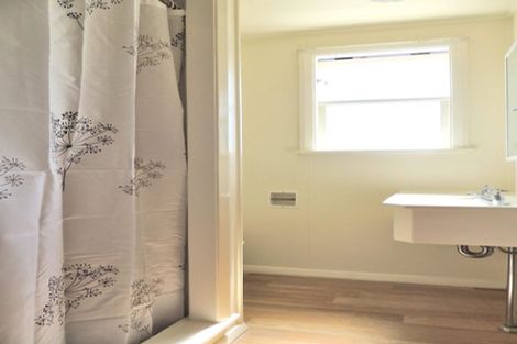 Photo of property in 5 Glen Alton Avenue, Paparangi, Wellington, 6037