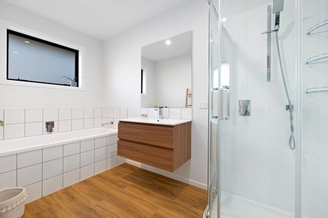 Photo of property in 32 Stratford Drive, Mount Pisa, Cromwell, 9383