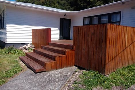 Photo of property in 39 Logie Street, Stokes Valley, Lower Hutt, 5019